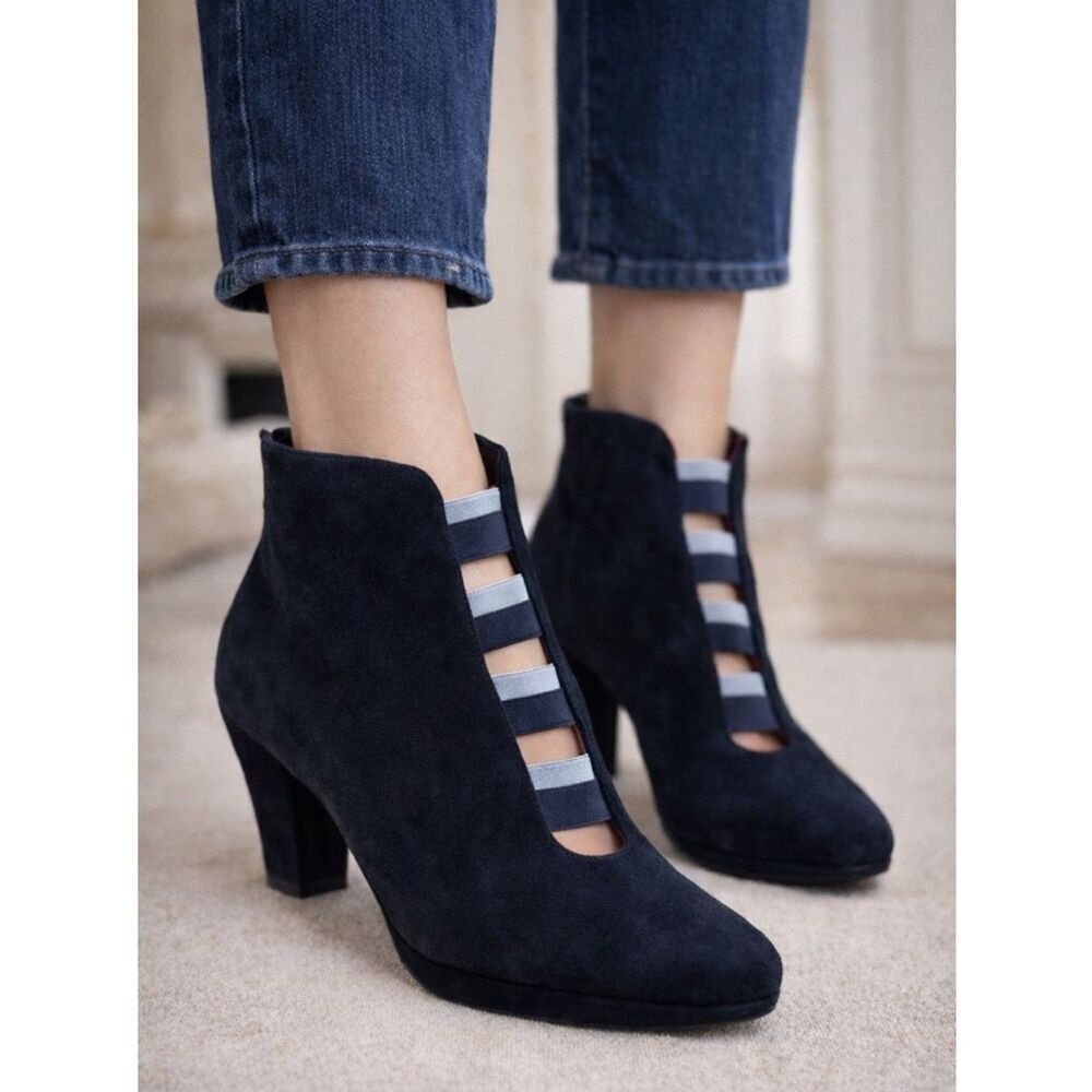 Pas De Rouge Suede Leather Booties Made in Italy